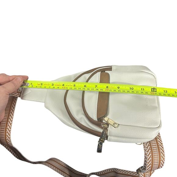 Bostanten White Faux Leather Sling Backpack Crossbody Bag w/Adjustable Strap NEW - Picture 6 of 7